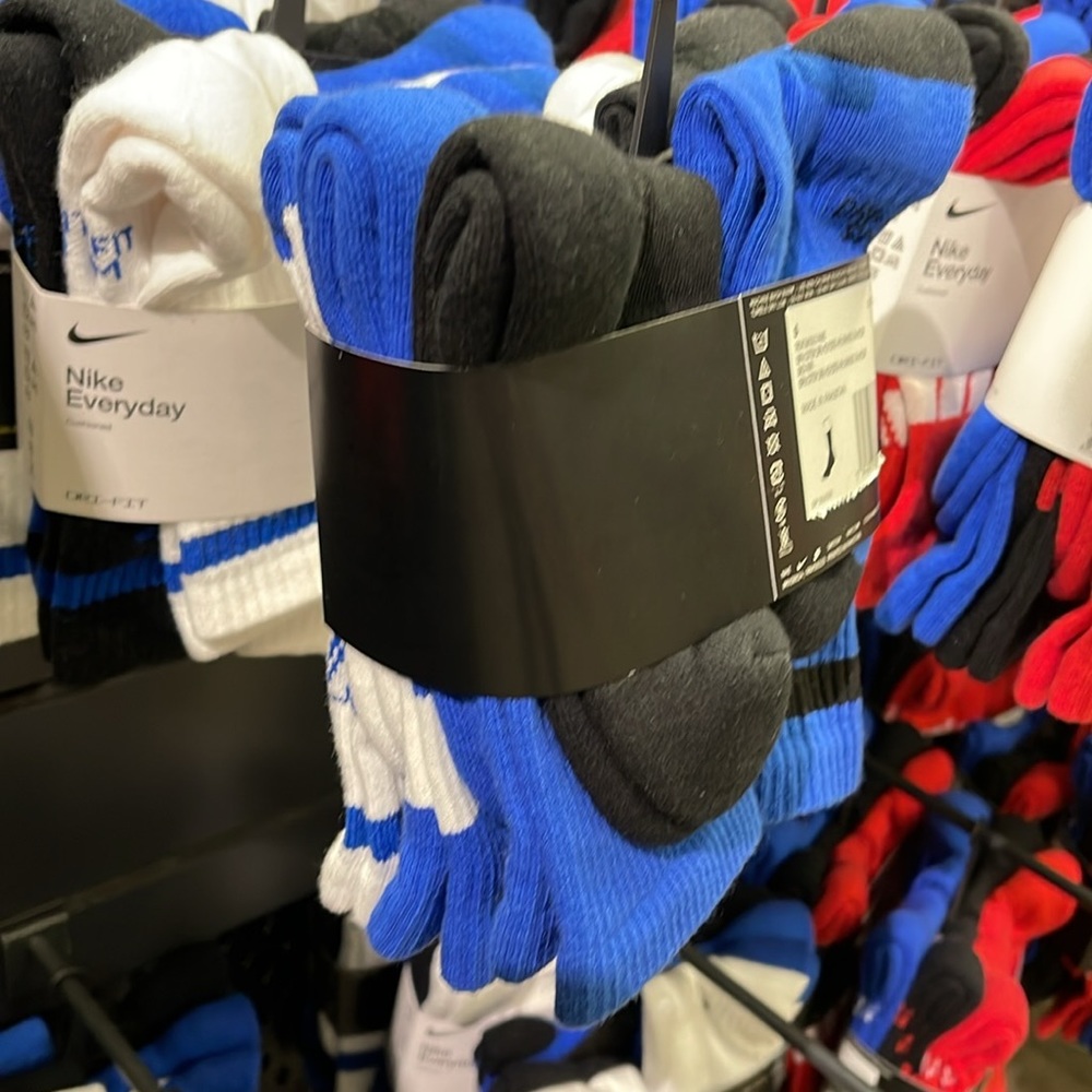 NIKE 
Training Crew Socks (6 Pairs)
Nike Everyday Cushioned - Picture 7 of 16